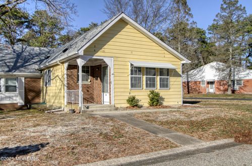 b-11 Mohican Ln, Whiting, NJ, 08759 | Card Image