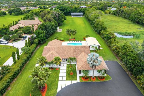 13900 Mustang Trl, Southwest Ranches, FL, 33330-3622 | Card Image