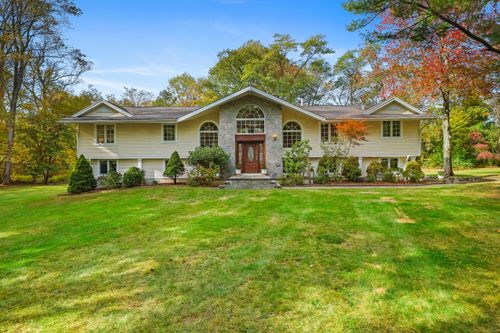 2190 Cross Hwy, Fairfield, CT, 06824-1752 | Card Image