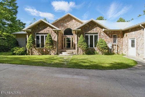 383 Maiden Ln, Speedwell, TN, 37870-6062 | Card Image