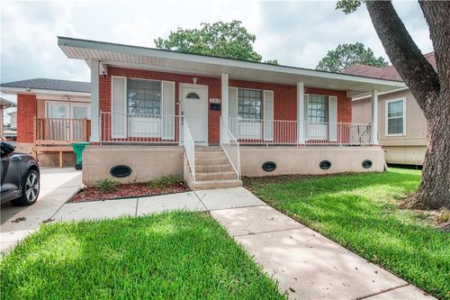553 Diplomat St, Terrytown, LA, 70056-8408 | Card Image