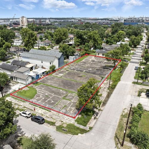 7900 Sherman St, Houston, TX, 77012-1339 | Card Image