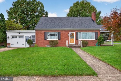 900 31st St, Camp Hill, PA, 17011-5808 | Card Image