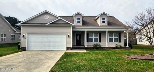 102 Borough Nest Dr, Swansboro, NC, 28584-8714 | Card Image