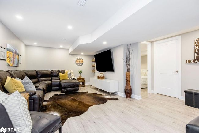 1175 Carson Rd, House other with 5 bedrooms, 2 bathrooms and 6 parking in Springwater ON | Image 24