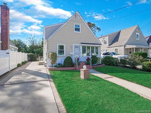 200 W Marshall St, Hempstead, NY, 11550-7207 | Card Image