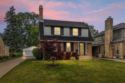 231 Glenview Avenue, Wauwatosa, WI, 53213 | Card Image