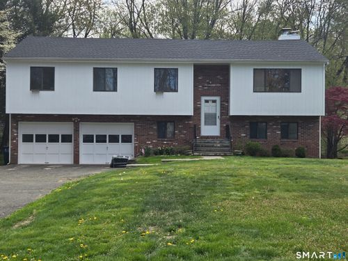 17 Loughran Ave, Stamford, CT, 06902-1107 | Card Image