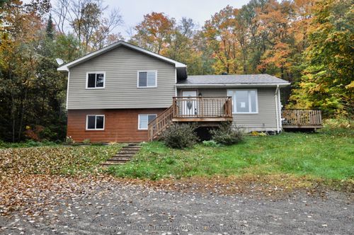 751 Old Muskoka Rd, Utterson, ON, P0B1M0 | Card Image