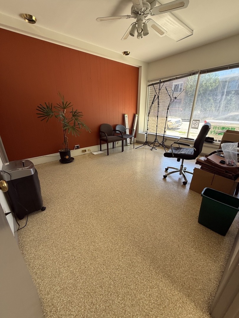 Commercial Sale in Chicago 2