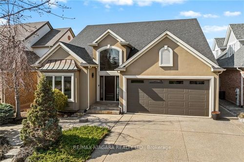 40 Countryside Dr, Saint Catharines, ON, L2W1C3 | Card Image