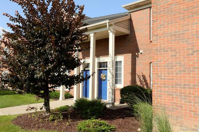 128 - 51602 Stern Lane, Condo with 2 bedrooms, 2 bathrooms and null parking in Chesterfield Twp MI | Image 2