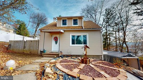 816 7th Ave, WILLIAMSPORT, PA, 17701-1610 | Card Image