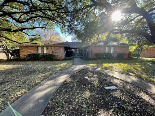 120 Shadybrook Dr, Desoto, TX, 75115-3029 | Card Image