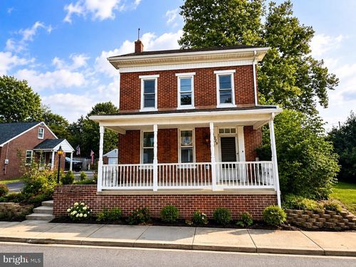 1329 Broadway, HANOVER, PA, 17331-1512 | Card Image