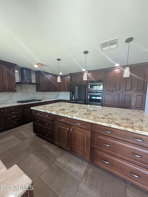 4115 W Ironwood Dr, Phoenix, AZ, 85051-1049 | Card Image