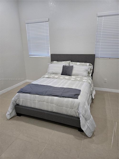 rear-357 Sw 18th Rd, Miami, FL, 33129-1014 | Card Image