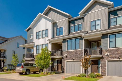 143 Crestridge Common Sw, Calgary, AB, T3B6J5 | Card Image