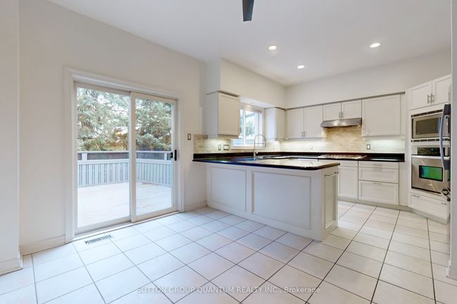 132 John St, House attached with 3 bedrooms, 4 bathrooms and null parking in Oakville ON | Image 10