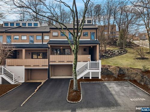 207 Stephanie Dr, Caldwell, NJ, 07006-4586 | Card Image