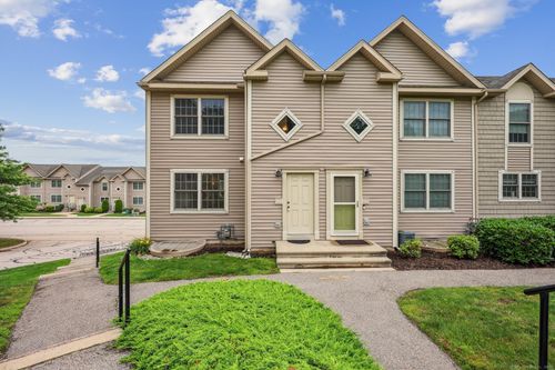 unit-112-64 Scotch Cap Rd, Quaker Hill, CT, 06375-1444 | Card Image