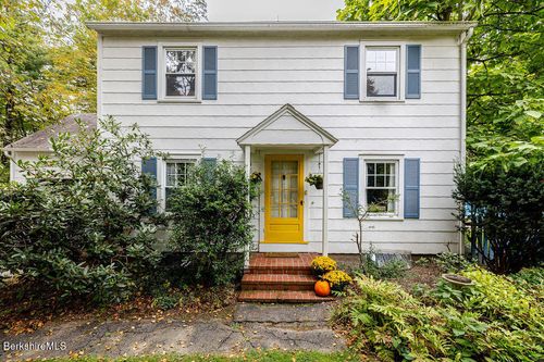 6 Blue Hill Rd, Great Barrington, MA, 01230-1204 | Card Image