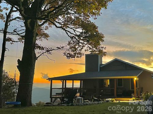 536 Lands End Ln, Maggie Valley, NC, 28751 | Card Image