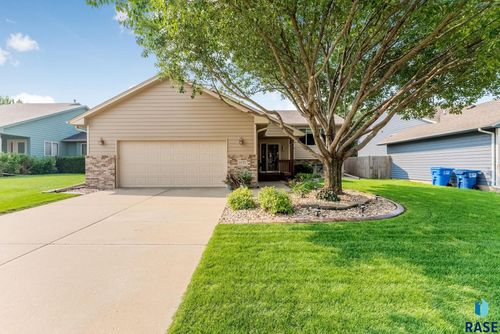 4435 E 37th St, Sioux Falls, SD, 57103-6557 | Card Image