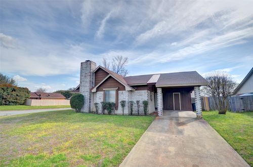 4644 Wineberry Dr, Fort Worth, TX, 76137-1863 | Card Image