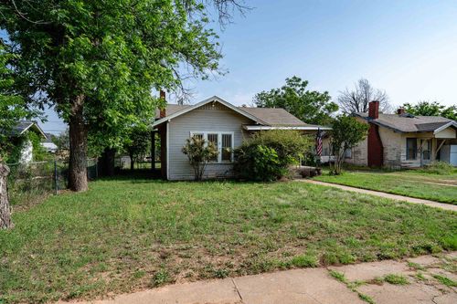 1015 E Reynolds St, Stamford, TX, 79553-5907 | Card Image