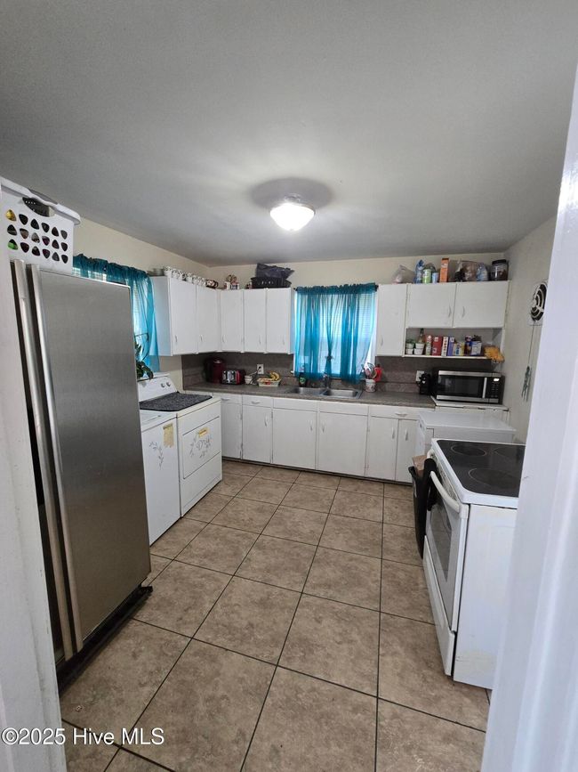 1121 Hill St, House other with 3 bedrooms, 1 bathrooms and null parking in Rocky Mount NC | Image 8