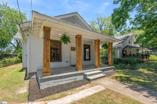 8 Bragg St, Greenville, SC, 29611-3704 | Card Image