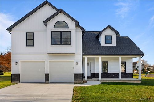 4248 Scenic Dr, Youngstown, NY, 14174-9504 | Card Image