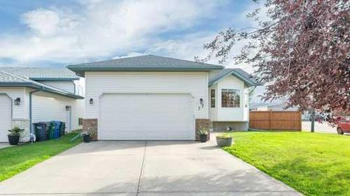 77 Kingston Dr, Red Deer, AB, T4P3S4 | Card Image