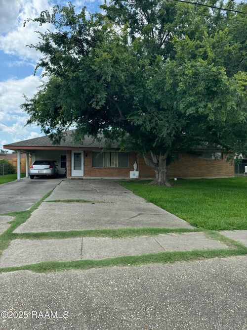 1029 Hickory St, Morgan City, LA, 70380-1121 | Card Image