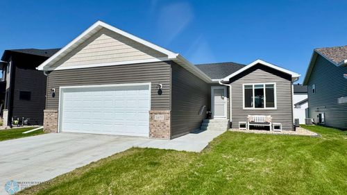 5477 11th St W, West Fargo, ND, 58078-8556 | Card Image