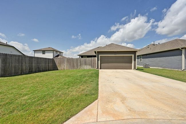 170 Banff Dr, House other with 3 bedrooms, 2 bathrooms and 4 parking in Kyle TX | Image 24