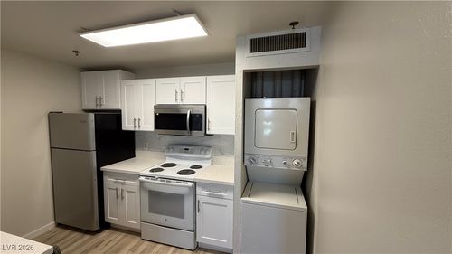 311-1381 E University Ave, Las Vegas, NV, 89119-0109 | Card Image