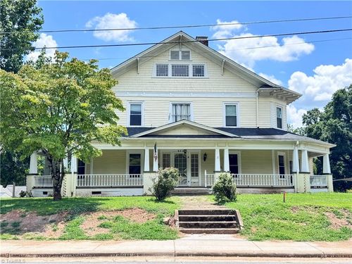 639 Elk Spur St, Elkin, NC, 28621-3212 | Card Image