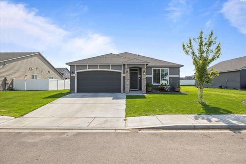 408 Jade Ave, Grandview, WA, 98930-6108 | Card Image