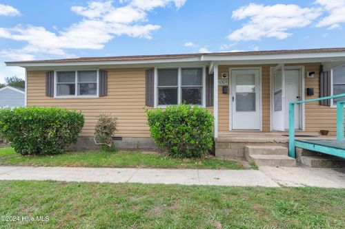 1001 Davis St, Jacksonville, NC, 28540-5728 | Card Image