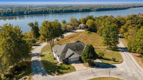 16 Quarry Riverfront Drive, Golden Eagle, IL, 62036 | Card Image