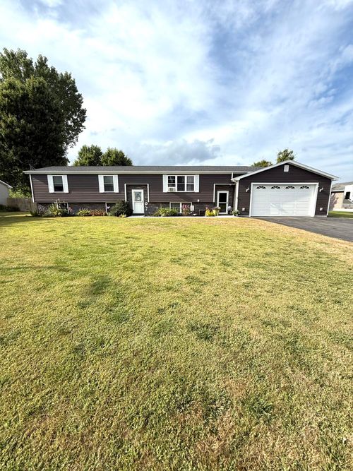40 Smith St, Rouses Point, NY, 12979-1603 | Card Image