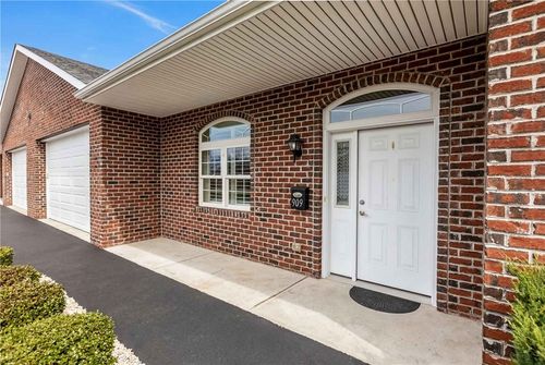 909 Valentina Ln, Lower Burrell, PA, 15068-7909 | Card Image