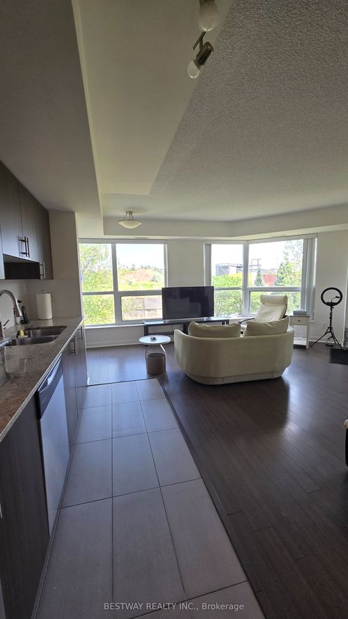 208-75 Av Norman Bethune, Richmond Hill, ON, L4B0B6 | Card Image