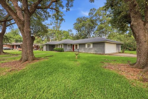 3495 Redwood Dr, Beaumont, TX, 77703-2639 | Card Image