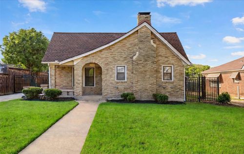 2304 Yucca Ave, Fort Worth, TX, 76111-1339 | Card Image