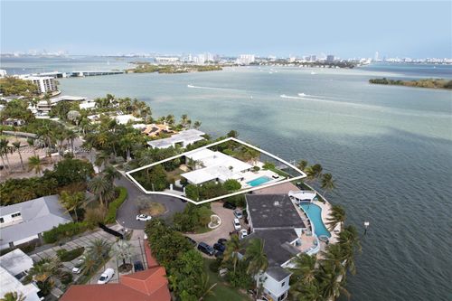 7305 Belle Meade Island Dr, Miami, FL, 33138-5255 | Card Image