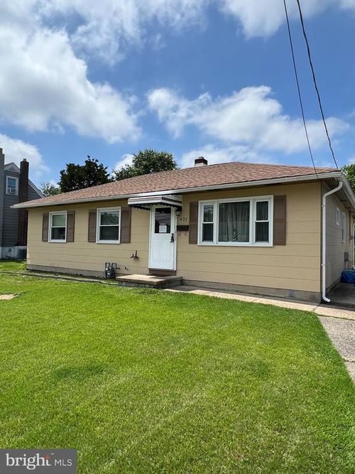 437 E Mill Rd, Maple Shade, NJ, 08052-2749 | Card Image