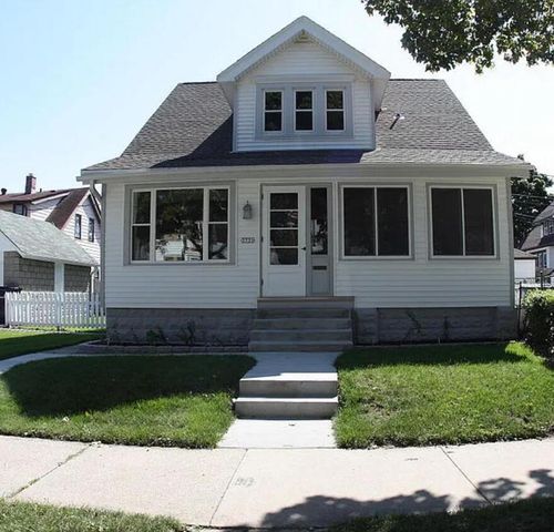 3731 W Dorothy Place, Milwaukee, WI, 53215 | Card Image